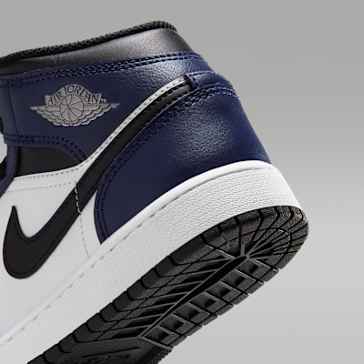 Air Jordan 1 Mid Big Kids' Shoes