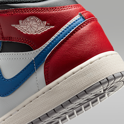 Air Jordan 1 Mid Big Kids' Shoes