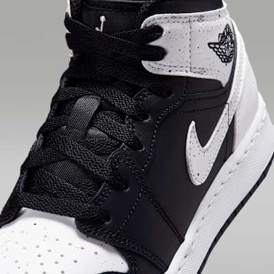 Air Jordan 1 Mid Big Kids' Shoes