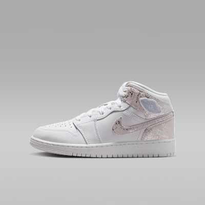 Air Jordan 1 Mid SE Big Kids' Shoes