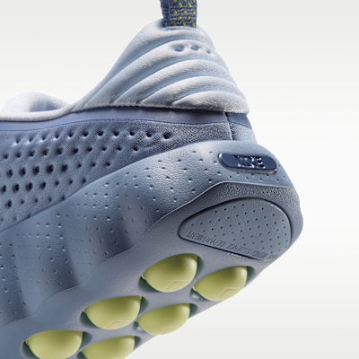 Nike Mind 002 Men's Pregame Shoes