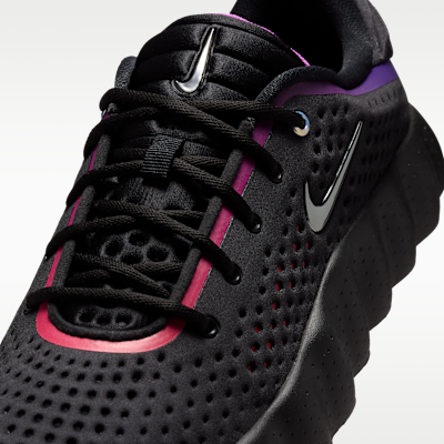 Nike Mind 002 AMP Men's Pregame Shoes