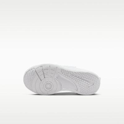 Nike Omni Multi-Court Little Kids' Shoes