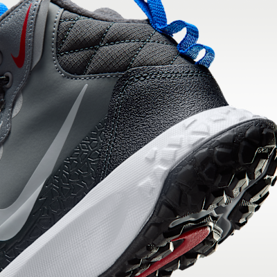 Nike Terrascout Big Kids' Boots with Reflective Accents