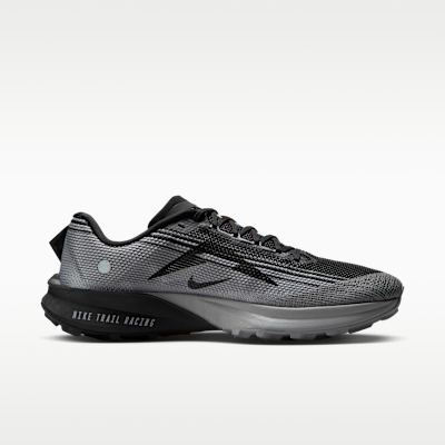 Nike Kiger 10 Trail Running Shoes