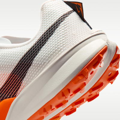 Nike Kiger 10 Trail Running Shoes