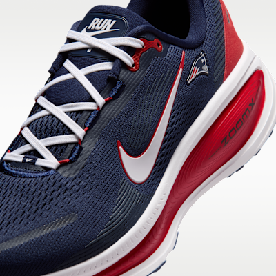 Nike Vomero 18 (New England Patriots) Men's NFL Road Running Shoes