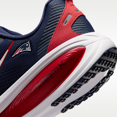 Nike Vomero 18 (New England Patriots) Men's NFL Road Running Shoes