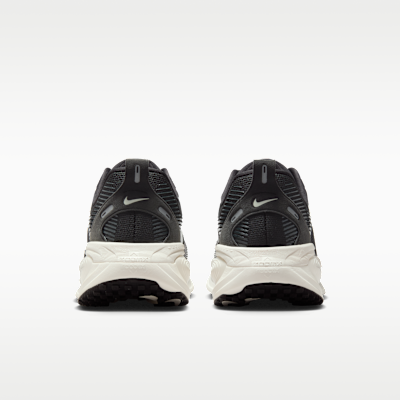 Nike Vomero 18 Men's Road Running Shoes (Wide)