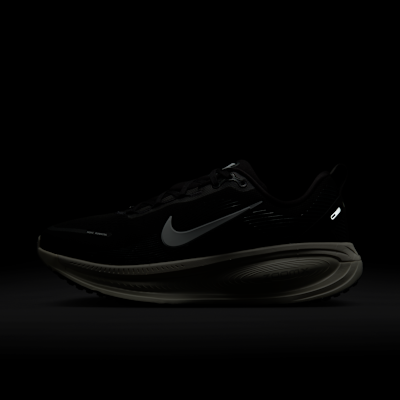 Nike Vomero 18 Men's Road Running Shoes (Wide)