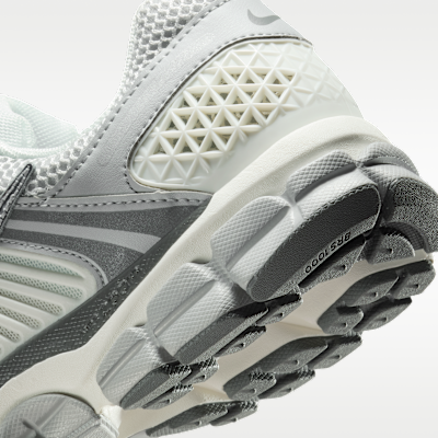 Nike Zoom Vomero 5 Men's Shoes