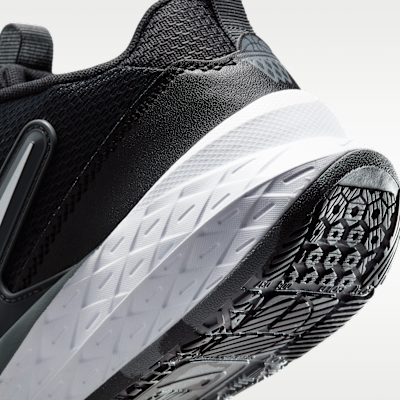 Nike Team Hustle D 12 Big Kids' Basketball Shoes