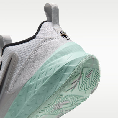Nike Team Hustle D 12 Little Kids' Shoes