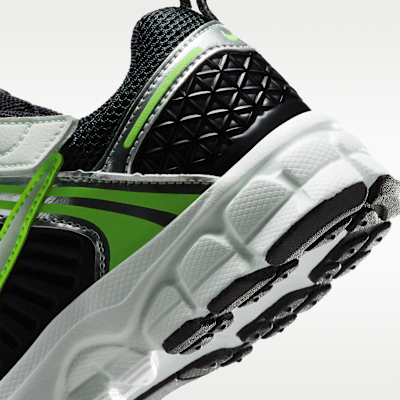 Nike Vomero 5 Little Kids' Shoes with Reflective Accents
