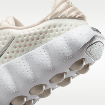 Nike Mind 002 Women's Pregame Shoes