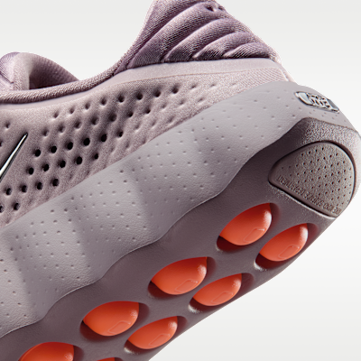 Nike Mind 002 Women's Pregame Shoes