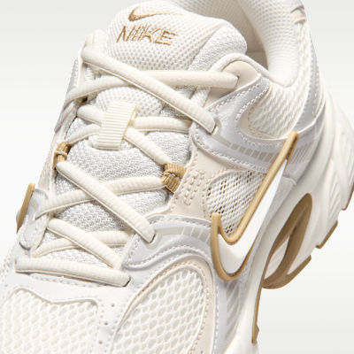 Nike V5 RNR Women's Shoes with Reflective Accents