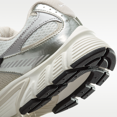 Nike V5 RNR Women's Shoes with Reflective Accents