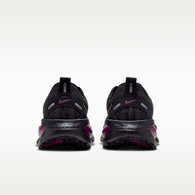Nike Vomero 18 GORE-TEX Women's Waterproof Road Running Shoes with Reflective Accents