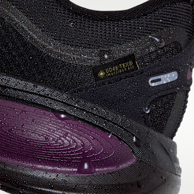 Nike Vomero 18 GORE-TEX Women's Waterproof Road Running Shoes with Reflective Accents